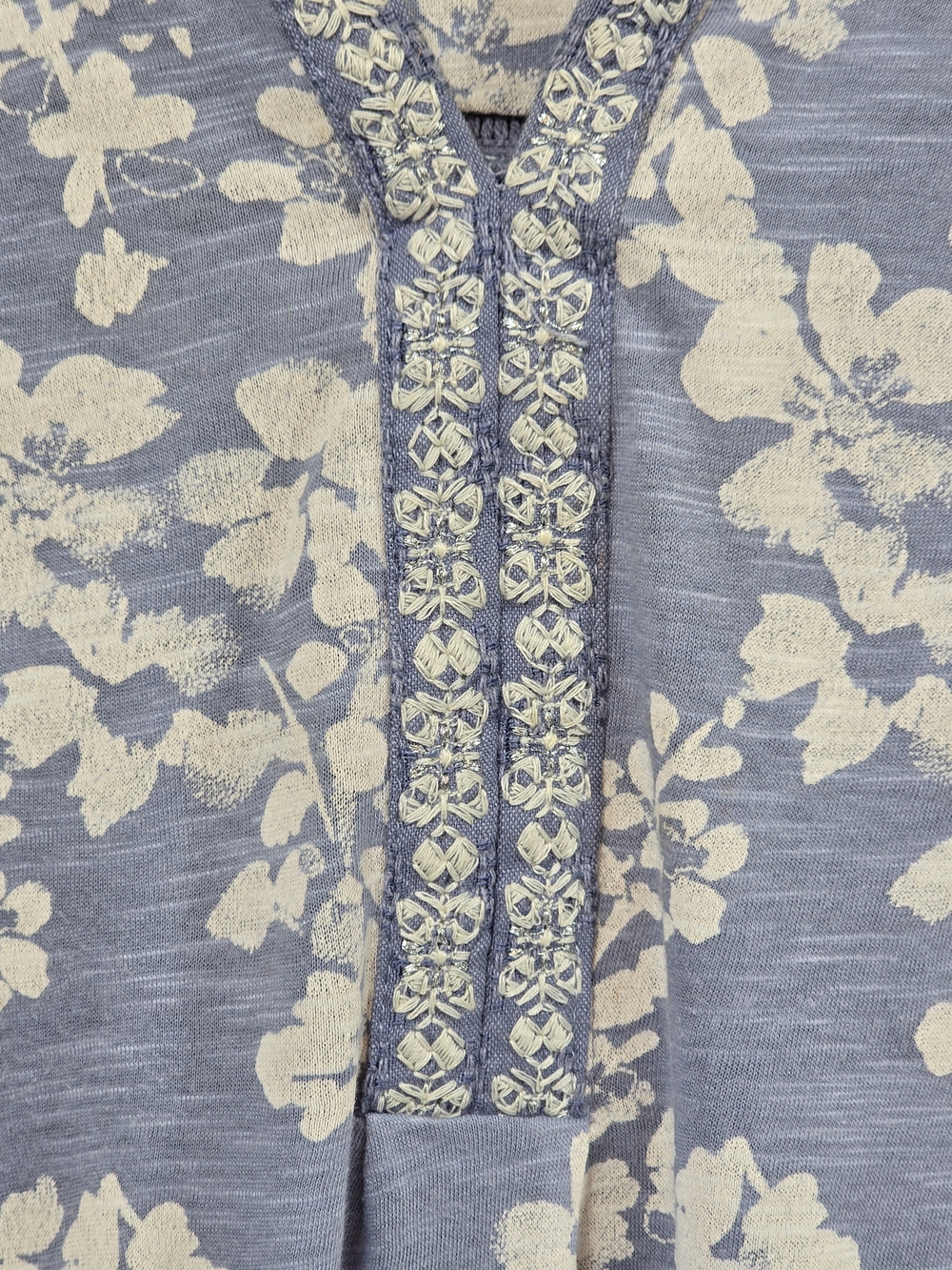 Lucky Brand Blue Floral Embroidered Split Neck Peasant Top Size 1X - Picture 2 of 14